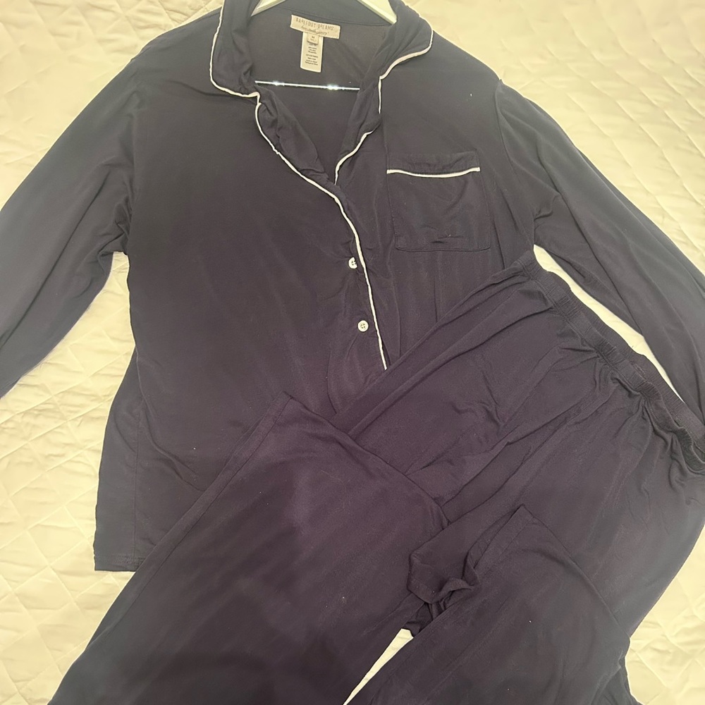 Barefoot Dreams M Navy pajama set